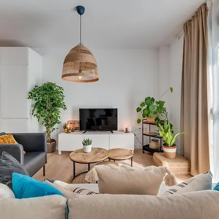 Urban Chic Loft Center
