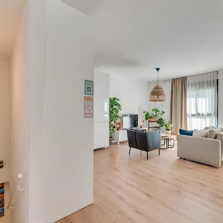 Urban Chic Loft Center Apartment *